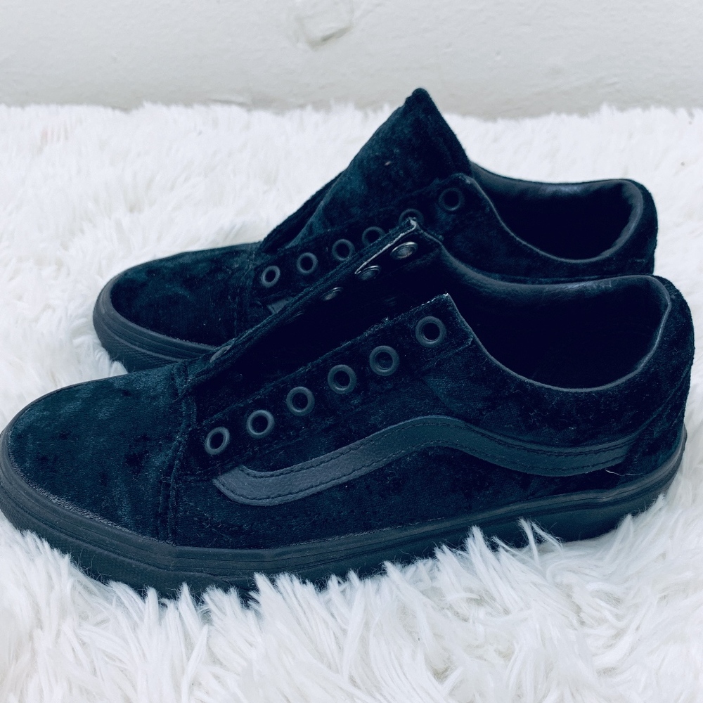 Black Velvet Vans Women sz 6 Men sz 4.5